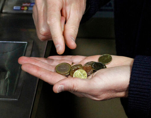 Nuevo cálculo eleva pobreza en Chile al 22,3%, pero sigue por debajo de 2017 y 2020