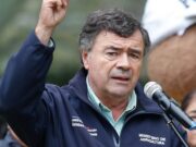 Esteban Valenzuela afirma que Boric le pidió la renuncia por apoyar dos listas parlamentarias