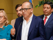 Bancada PPD-IND anuncia rechazo a multa por no sufragar: “No podemos legislar a matacaballos”