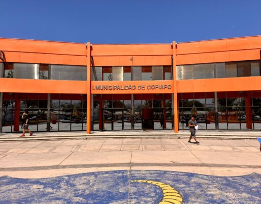 Audios revelan que jefe de gabinete de Copiapó habría condicionado ayudas sociales a votos para hija del alcalde