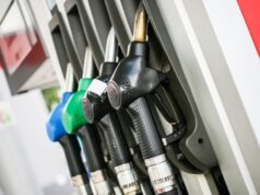 Nuevas alzas en combustibles: diésel subiría hasta $63 por litro