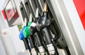 Nuevas alzas en combustibles: diésel subiría hasta $63 por litro