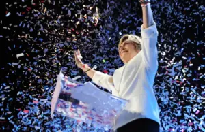 Matthei endurece discurso en cierre de campaña en Santa Laura y se declara la única capaz de derrotar a la candidata del PC