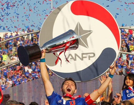 Pepe Rojas se despide entre lágrimas y ovación en el Nacional: “Gracias al mejor equipo del mundo, la U”