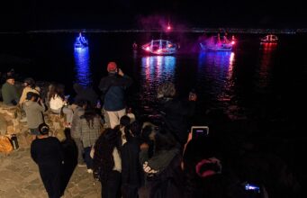 El Fuerte Lambert rugió al anochecer con el tradicional Desembarco Pirata en Coquimbo