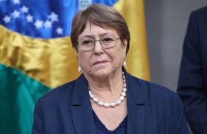 Oposición afirma que ausencia de Lula en cambio de mando perjudica eventual candidatura de Bachelet a la ONU