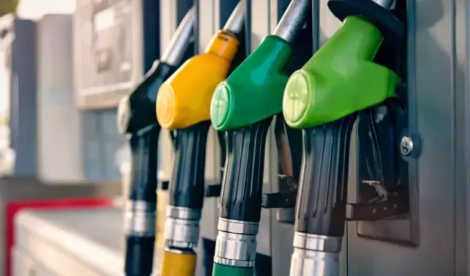 ENAP confirma alza mayor en combustibles: bencinas subirán hasta $391 por litro