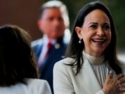 María Corina Machado reúne a miles de venezolanos en masivo encuentro en Santiago