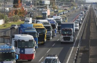 Camioneros advierten posible paro por alza de combustibles: “Las bases son las que mandan”