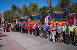 Atacama refuerza su capacidad de respuesta: entregan seis modernos camiones aljibe a Bomberos