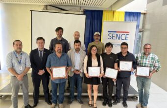 Illapel certifica a 14 participantes en curso de inglés enfocado en el ámbito laboral y turístico