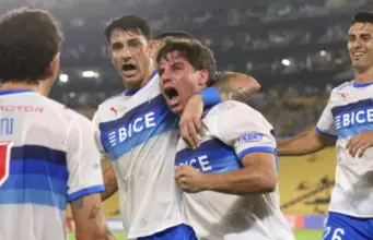 Católica sorprende en Guayaquil y vence a Barcelona para meterse en la pelea en Libertadores