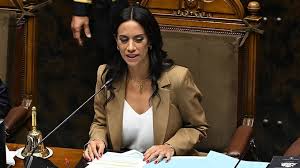 Paulina Núñez impulsa proyecto para perseguir responsabilidad de padres por daños causados por menores