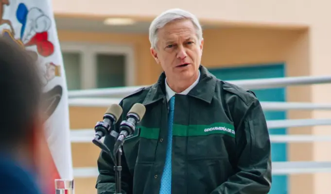 Kast califica de “histórico” traslado de cerca de 400 reos a nueva cárcel de Talca y anuncia “cambio de mano” en sistema penitenciario