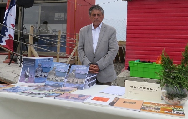 Donde faltaban libros, comenzó a escribir la historia: Oriel Álvarez y la memoria de Freirina